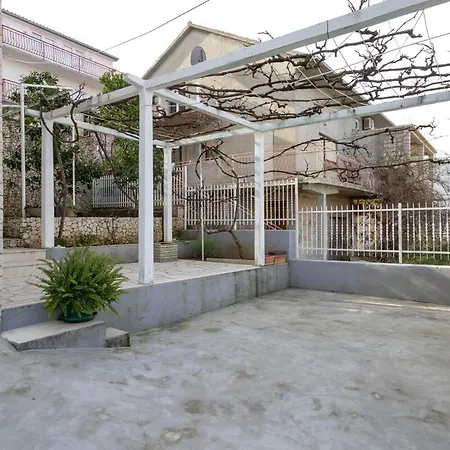 Lacic Est Apartamento