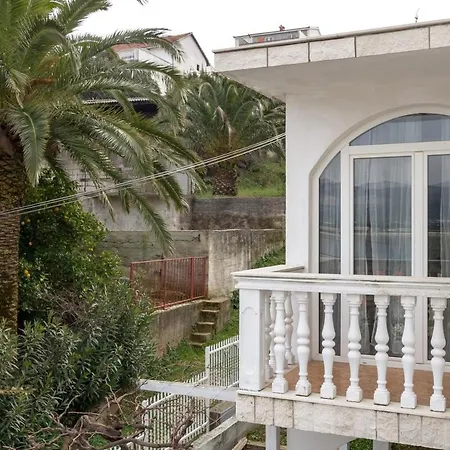 Apartamento Lacic Est