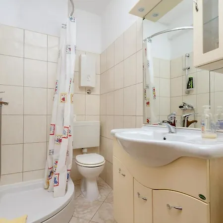Lacic Est Apartamento *